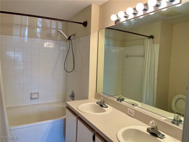 Foto del edificio - 6330 Aragon Way