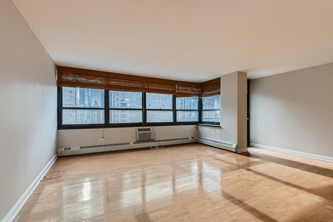 Building Photo - 33 E Cedar St