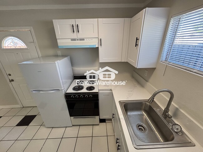 Building Photo - 2818 W Heatherbrae Dr