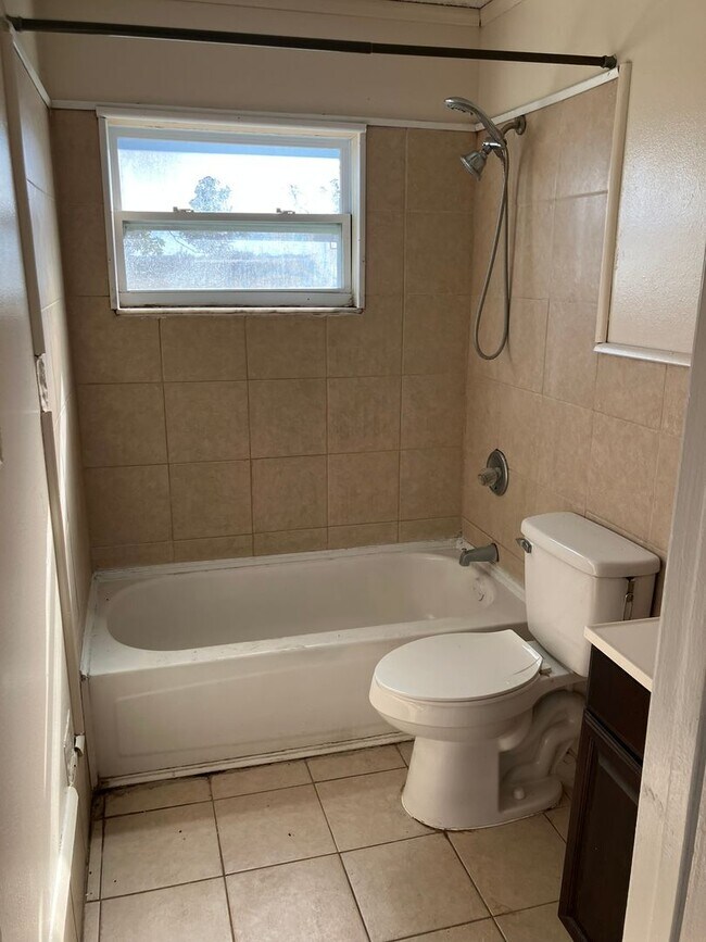 Building Photo - 39500 Lincoln Ave