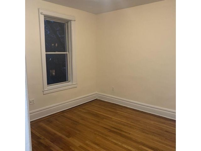 Primary Photo - 2066 E 15th St
