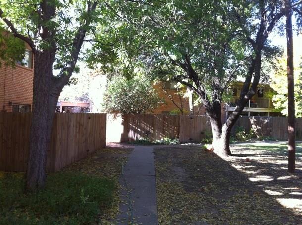 Building Photo - 2600 Ivanhoe Ln