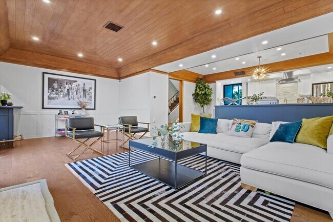 Foto del edificio - 9311 Burton Way