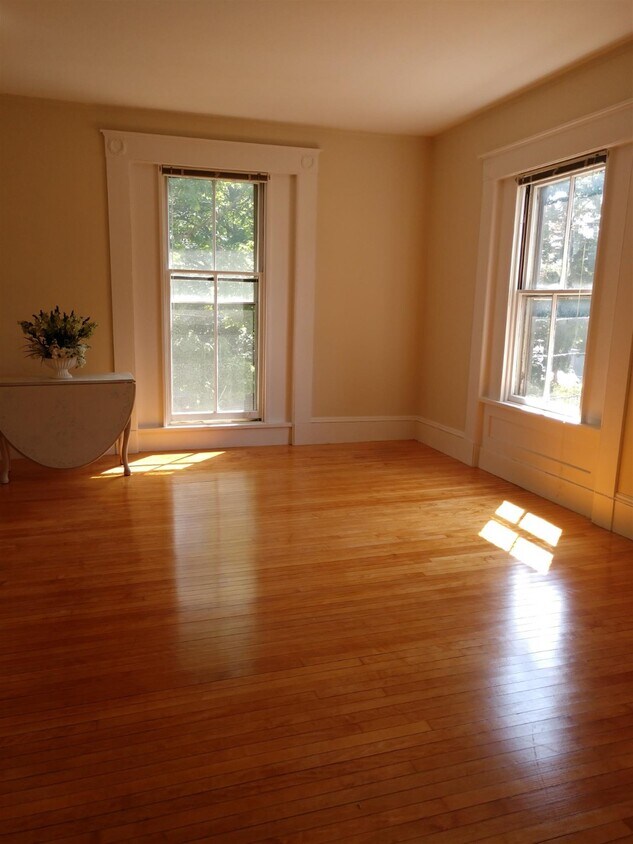 8 Farrington St Unit 2, Arlington, MA 02474 Apartments in Arlington