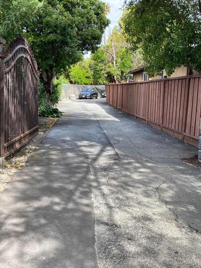Driveway - 1822 Roosevelt Ave