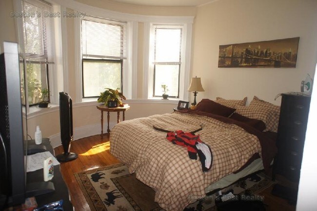 Foto del edificio - 1325 COMMONWEALTH Ave