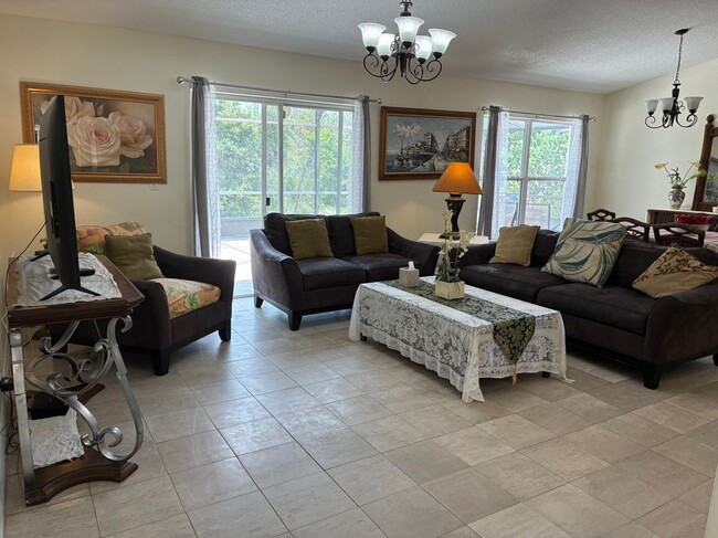Building Photo - 15405 Margaux Dr