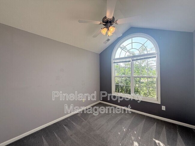 Foto del edificio - 641 Corsegan Rd