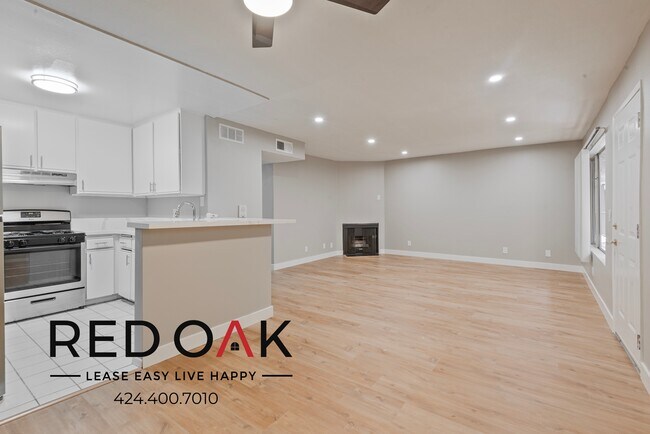 Foto del edificio - ~1 Month FREE~ Charming and Spacious Two B...