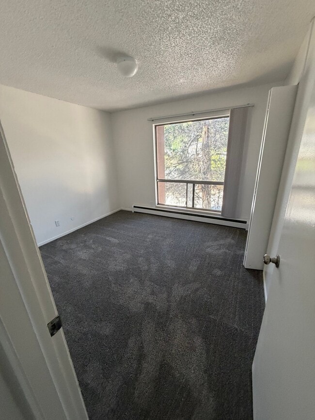 Building Photo - 770 E 275 N