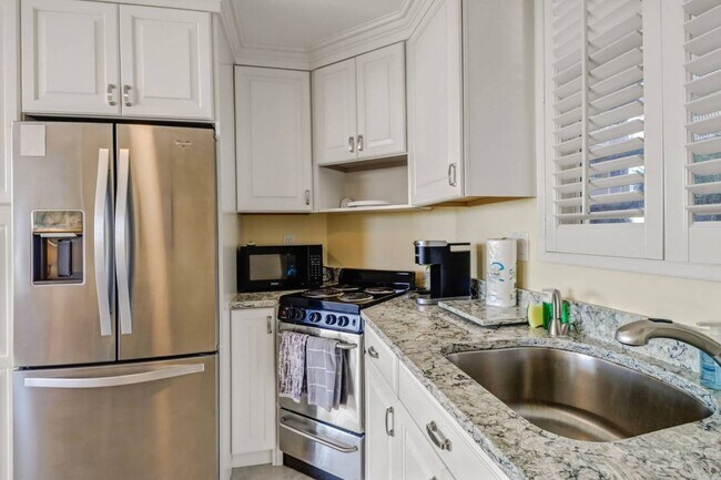 Foto del edificio - 5500 Bonita Beach Rd SW