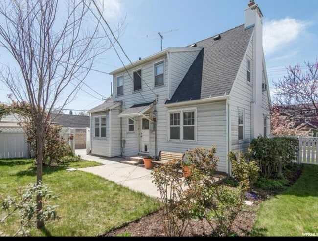 Building Photo - 849 S Greenwood Ter