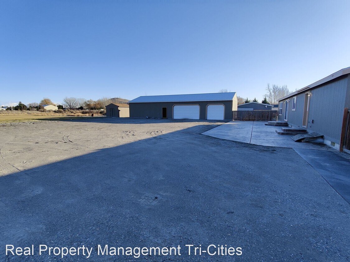 Foto principal - 3 br, 2 bath House - 45010 E Red Mountain Rd.