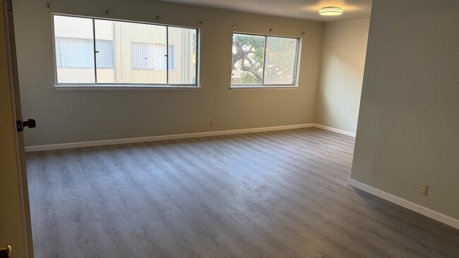 Building Photo - 100 Elm St