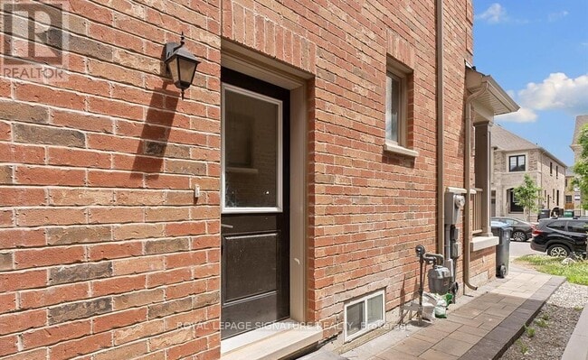 Building Photo - 24 Fordham Rd