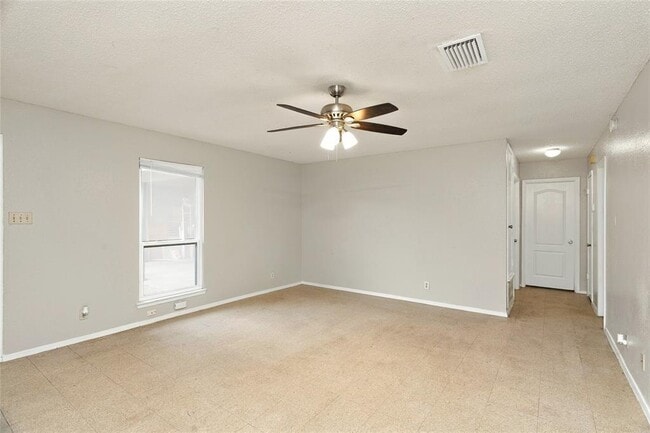 Building Photo - 415 Thelma Dr
