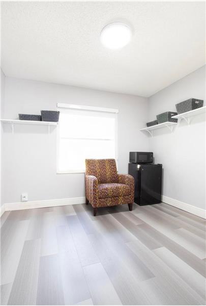 Building Photo - 331 Cypress Way W
