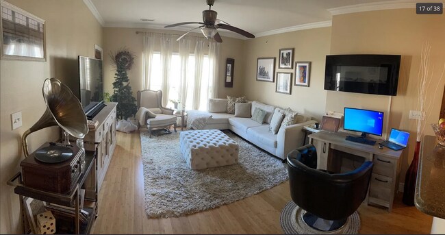 Building Photo - Modern 2-Bed, 2-Bath Condo in Brentwood