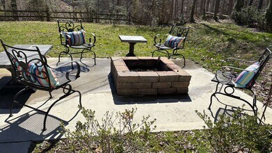 Building Photo - 3059 Pittman Center Rd