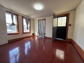 Building Photo - 5323 Catharine St