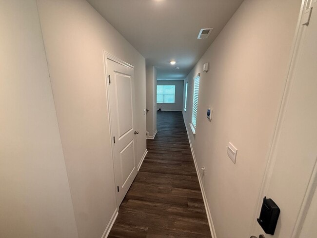 Foto del edificio - Like New, Upgraded townhome!