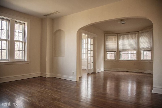 Building Photo - 1 br, 1 bath Apartment - 915 De De Mun Ave.
