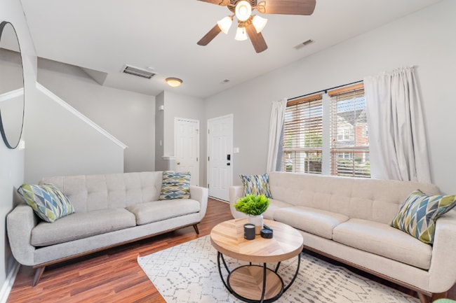 Building Photo - 4919 Sunburst Ln