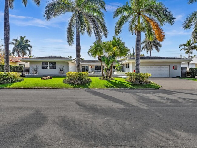 Photo - 840 S Southlake Dr # 0, Hollywood FL 33019-0 Apartment