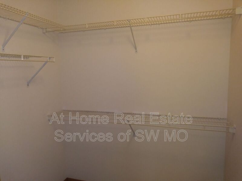 Building Photo - 1347 W Eaglewood Dr