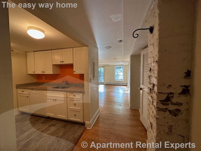 Building Photo - 14 Yarmouth St