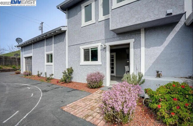 Building Photo - 10705 Dublin Canyon Rd