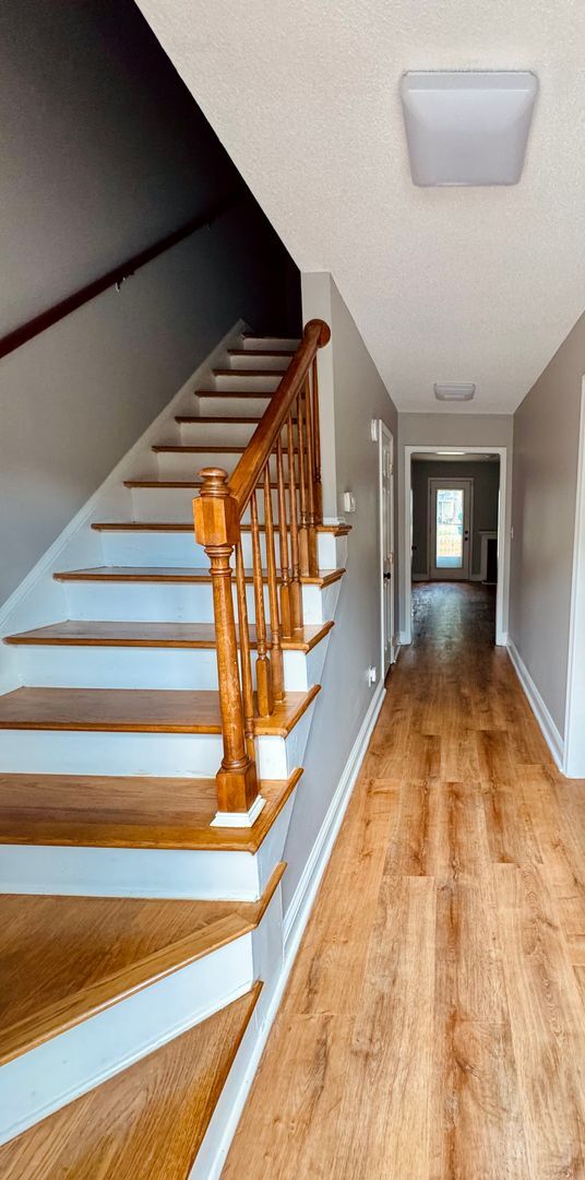 Building Photo - 5612 Darrow Dr