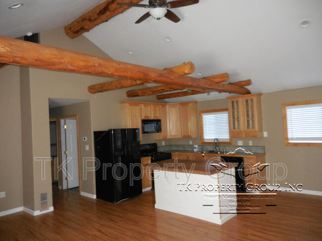 Building Photo - 13451 Quaker Hill Cross Rd