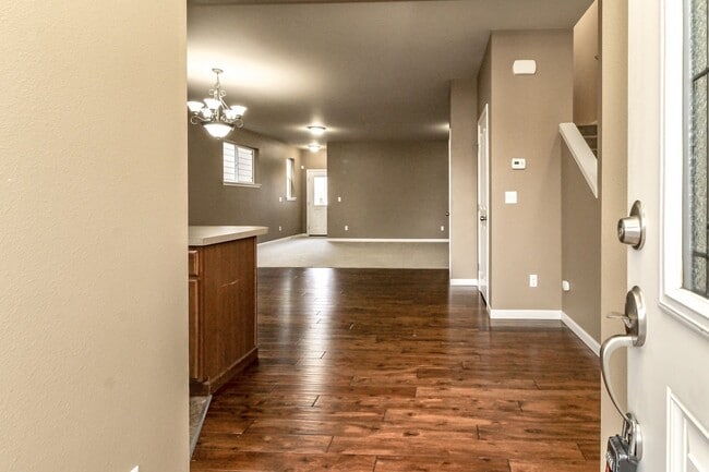 Foto del edificio - Beautiful Lacey Home with new paint and carpet in Popular Edgewater Community
