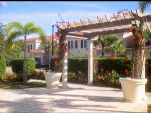 Building Photo - 20230 Estero Gardens Cir