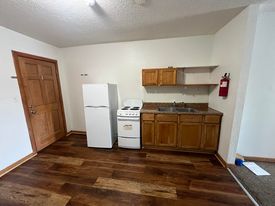 Foto del edificio - 170 N Main St