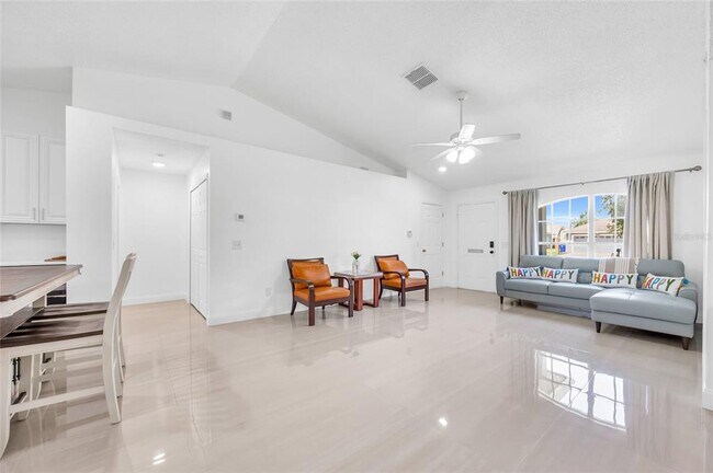 Foto del edificio - 4211 Floating Orchid Ct