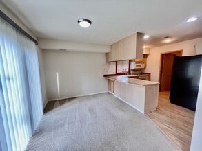 Building Photo - Privacy!