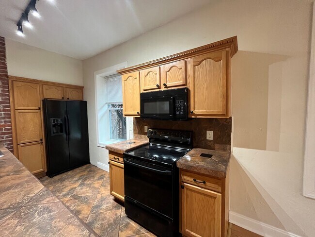 Interior Photo - Stratford 217