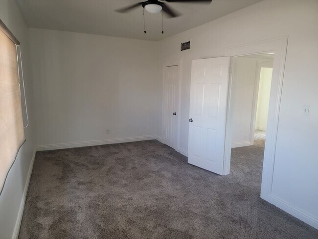 Building Photo - Central Place Apartments