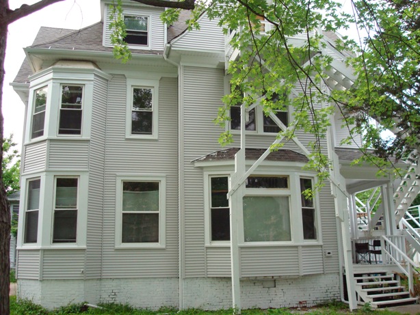 702 W Green - 702 W Green St