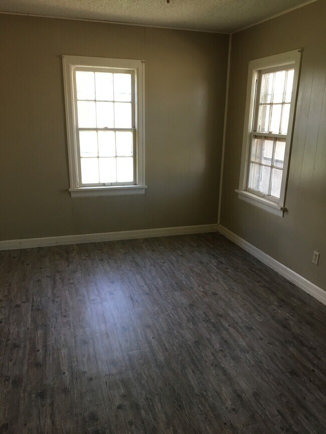 Foto del edificio - Open concept 2/1 close to TTU!