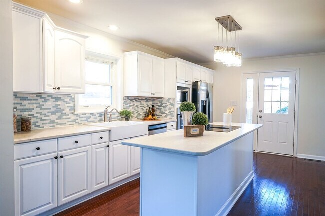 Foto del edificio - 3511 Duke Homestead Rd