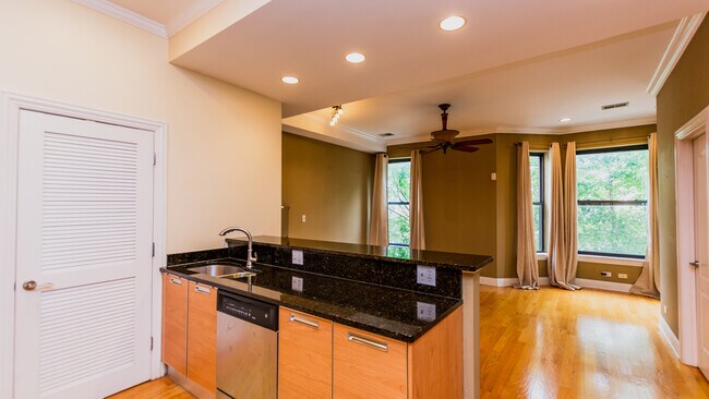 Foto del edificio - 1608 N Whipple St
