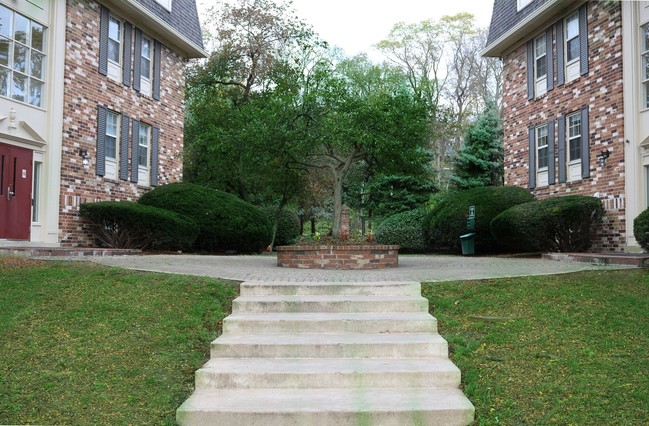 Building Photo - Arlington Pointe Apartments