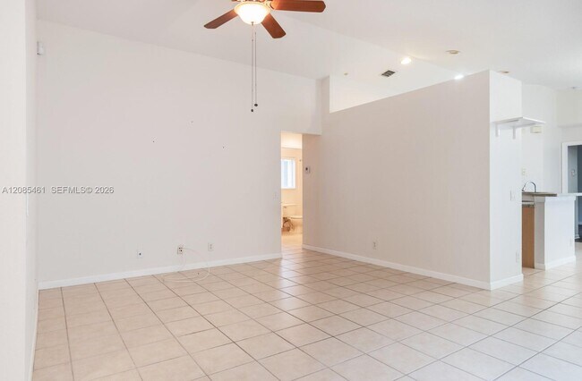 Foto del edificio - 1211 Golden Cane Dr