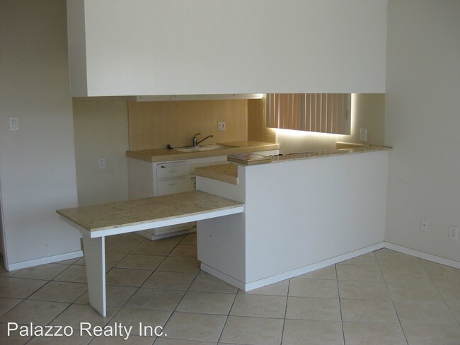 Foto del edificio - 3637 E 8th St