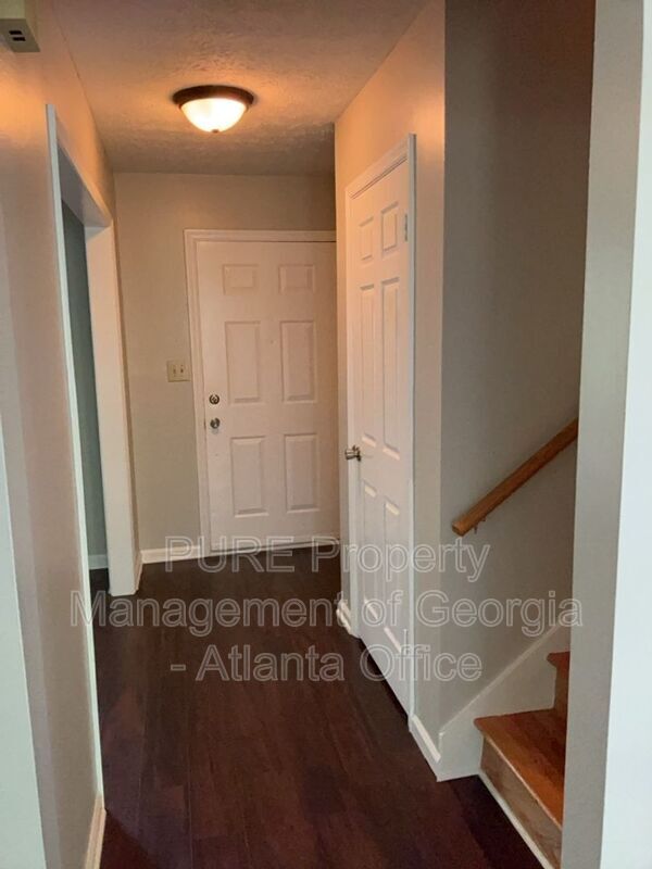 Building Photo - 3227 Stonewall Dr NW