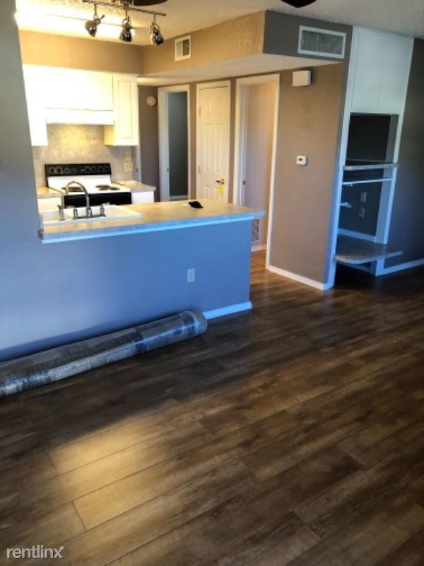 Foto del edificio - 7403 University Ave