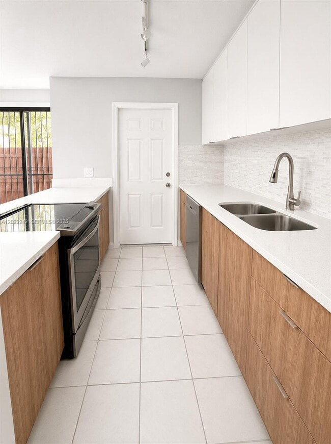 Photo - 20033 Southwest 123rd Drive, Miami, FL 33177 - 4 BR 2 BA townhouse